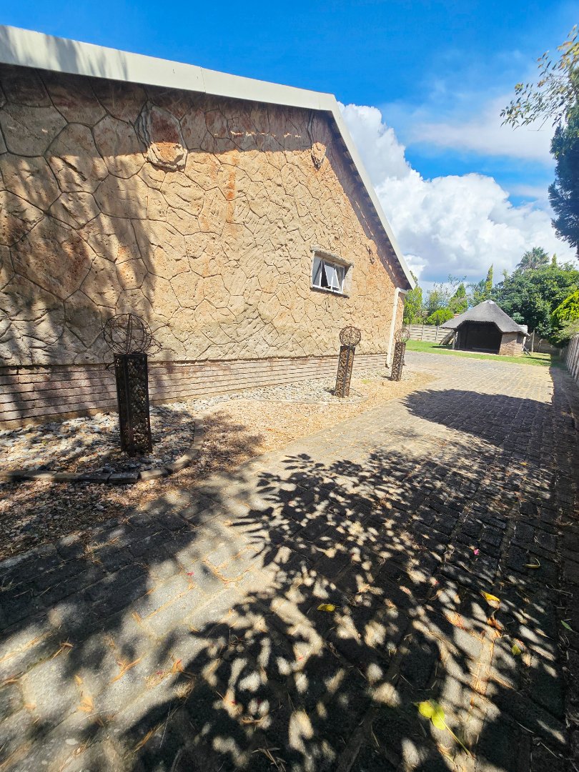 4 Bedroom Property for Sale in La Hoff North West